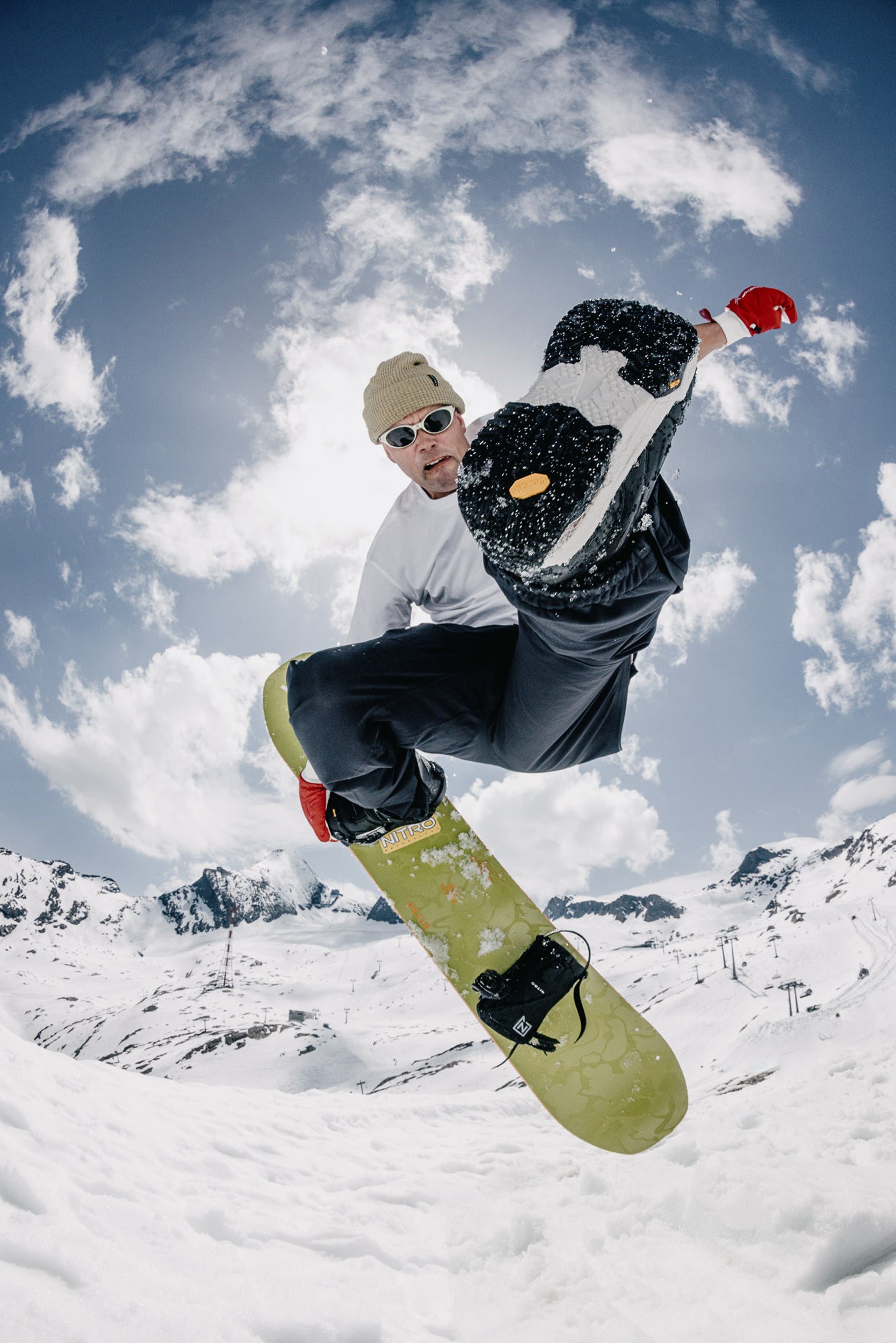 nitro asymmetrical snowboard The 2026 Nitro Basher Snowboard