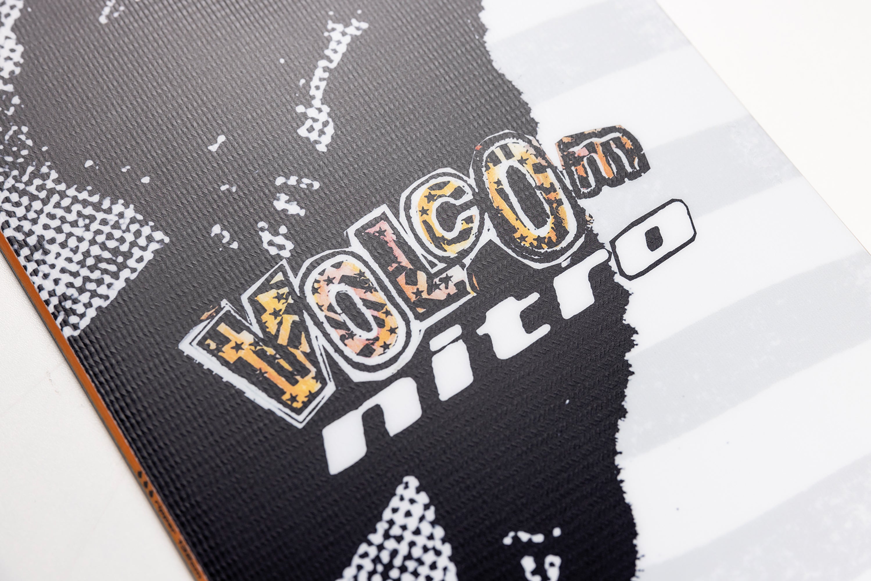 Nitro Ripper Kids x Volcom Kids Snowboard