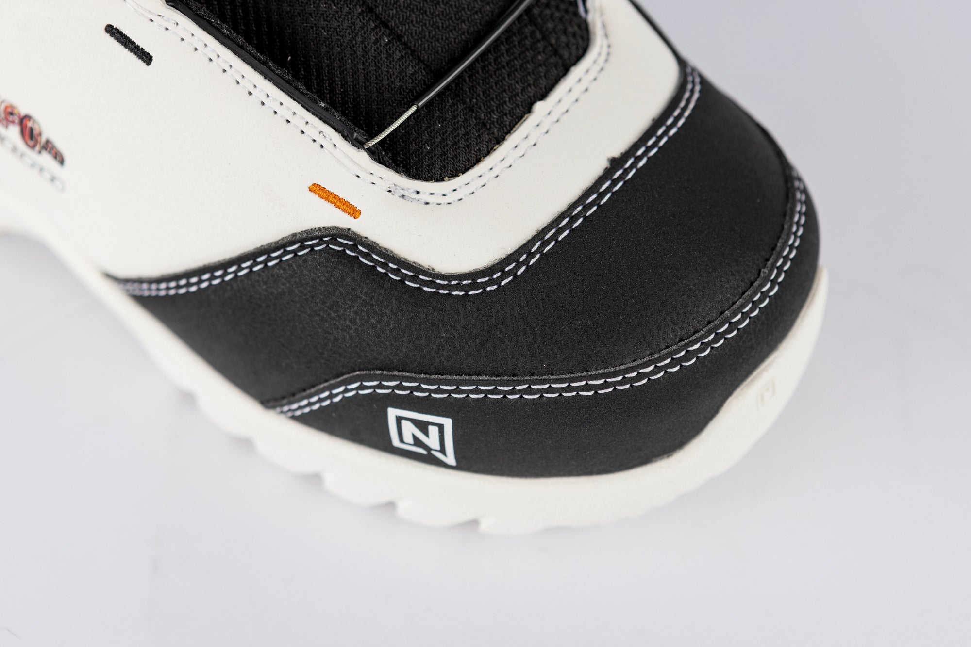 NITRO ナイトロキッズ DROID BOA X VOLCOM 新品　23、5 Nitro Droid BOA Youth Snowboard Boots - X Volcom